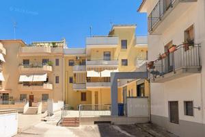 Ampio appartamento luminoso con terrazzo e tripla