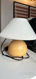 Lampada comodino con lampadina