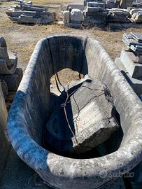 Antica vasca da bagno in marmo