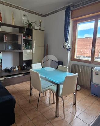 2 LOCALI A VENARIA REALE
