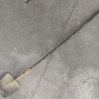 Antica pala ripescata in un lago manico eroso dal