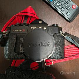 Macchina Fotografica con obiettivo  Yashica