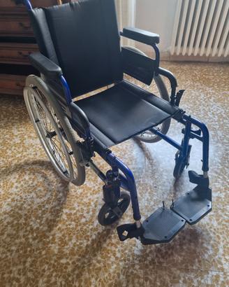 carrozzina per anziani 