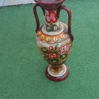 VASO CON FIORITO IN TERRACOTTA