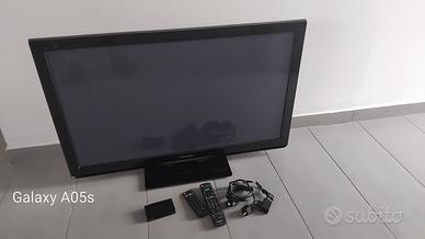 Tv monitor 42 pollici Panasonic e decoder