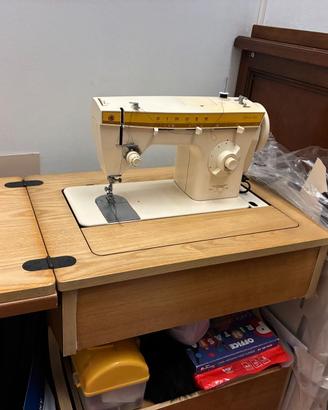 Macchina da cucire SINGER 360 con mobiletto – Perf