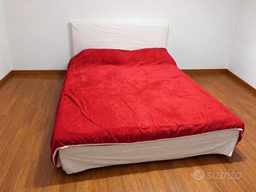 Letto matrimoniale completo di rete e materasso
