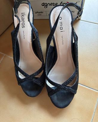 Décolleté con strass e raso nero