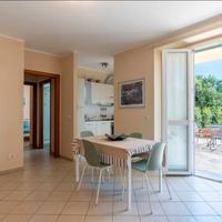 Bilocale con ampio terrazzo