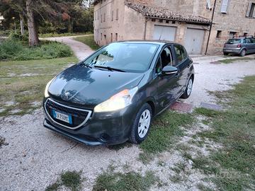 Peugeot 208 Neopatentati 