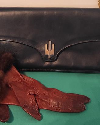 pochette e guanti in pelle