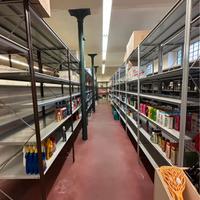 Scaffali tavoli espositori carrelli negozio/magazz