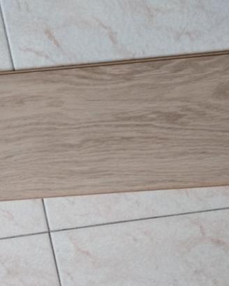 Parquet laminato colore naturale