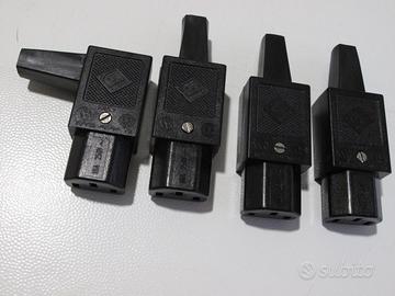 4 connettori IEC femmina uso HiFi