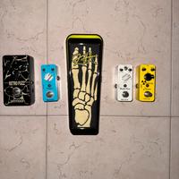 Pedali: KH sign wah, fuzz, chorus, delay, distorto