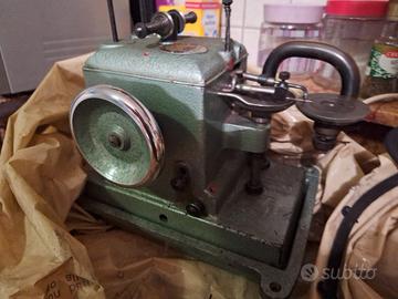 macchina da cucire con tavolo per pelliccie