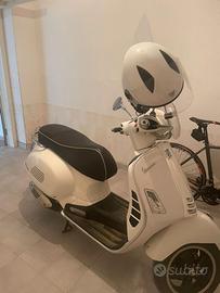 Piaggio Vespa 300 GTS - 2021