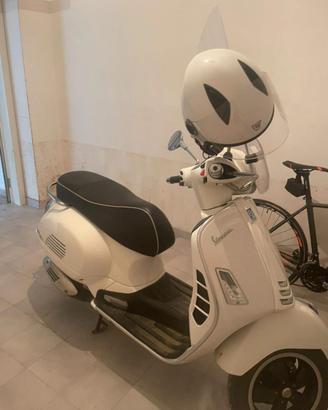 Piaggio Vespa 300 GTS - 2021