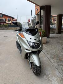 Yamaha Majesty 250 04 (DISPONIBILE FINO AL 10/03)