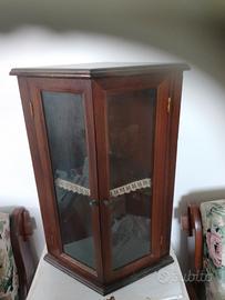 piccola angoliera per collezioni