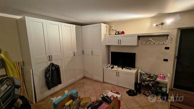 armadio Pax angolare + mobile tv + mobile ingresso