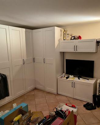 armadio Pax angolare + mobile tv + mobile ingresso