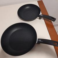 2 Padelle Moneta Etnea Mis. 24 E 28.