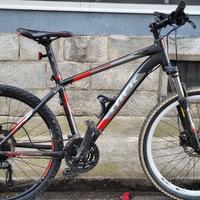 Bicicletta mountain bike 