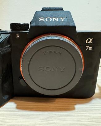 Fotocamera Sony a7III con 20000 scatti