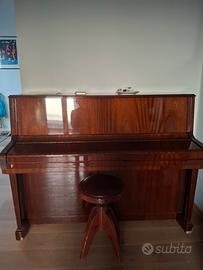 Pianoforte verticale 