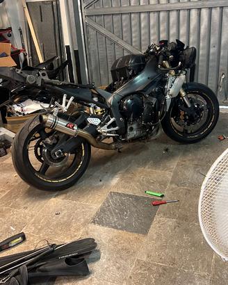 Yamaha r1 del 2003
