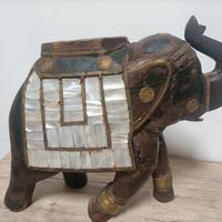 Elefante in legno 