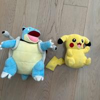 Peluche di blastoise e pikachu