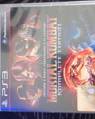 mortal kombat komplete edition con Kratos 
