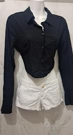 Camisa negra corta escote espalda