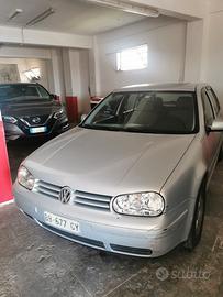 VOLKSWAGEN Golf 4ª serie - 1999