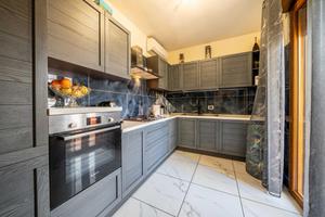 4 LOCALI A MONTECCHIO EMILIA