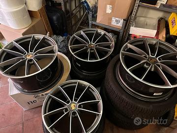 Porsche 992 cerchi originali carrera classic