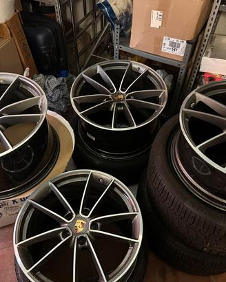 Porsche 992 cerchi originali carrera classic