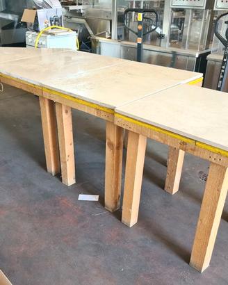 tavolini in legno con piano in marmo usati
