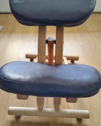SEDIE ERGONOMICA CON AAPGGIO GINOCCHIA IN LEGNO