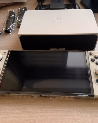Nintendo Switch OLED 64GB completa con accessori