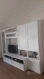 Soggiorno effetto bianco larice, bianco larice