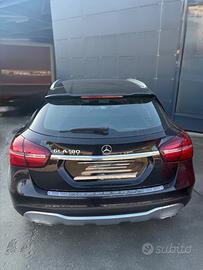 Mercedes-Benz GLA 180 Sport – Benzina 1.6