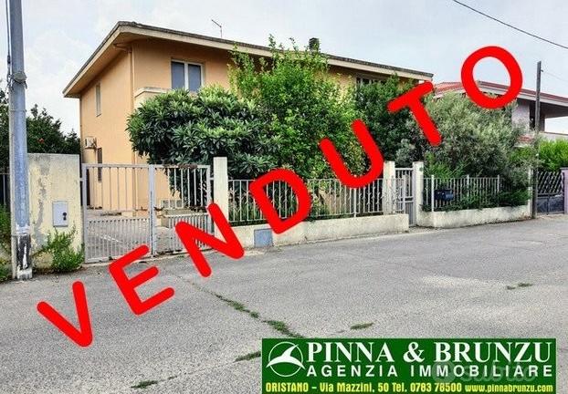 SOLANAS - VILLETTA libera 3 lati