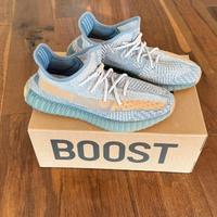 YEEZY 350 V2