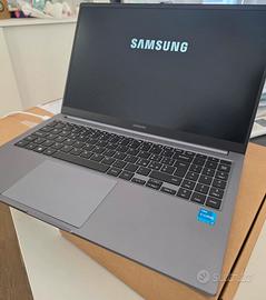 Samsung Galaxy Book 4 i3 8GB 256GB NUOVO