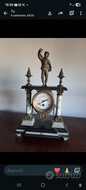 antico orologio da camino