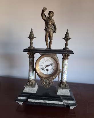antico orologio da camino