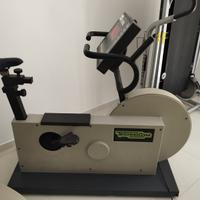 Cyclette con computer professionale technogym